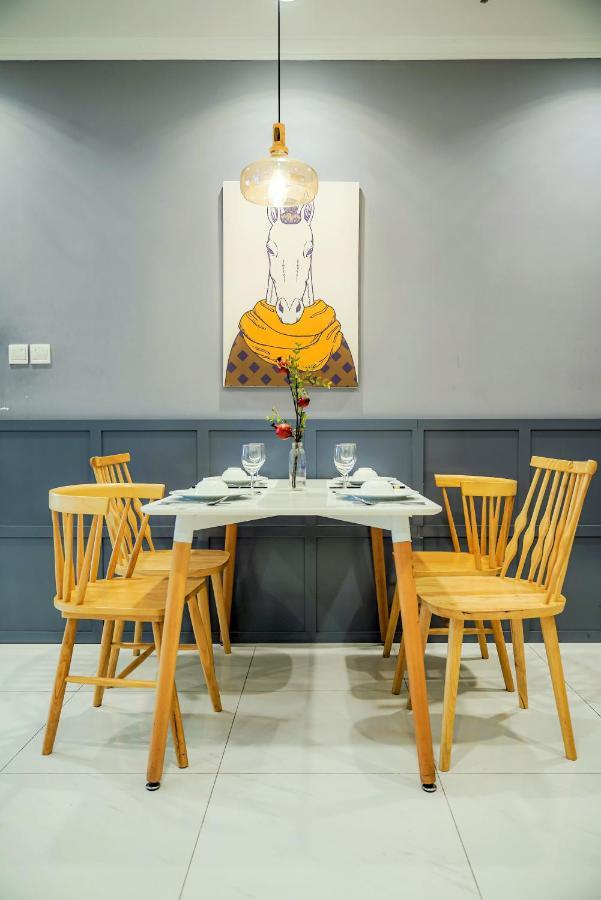 Moxy Hcmc Aparts - Vinhomes Central Park, Ice Rink Ho Chi Minh-Byen Eksteriør billede
