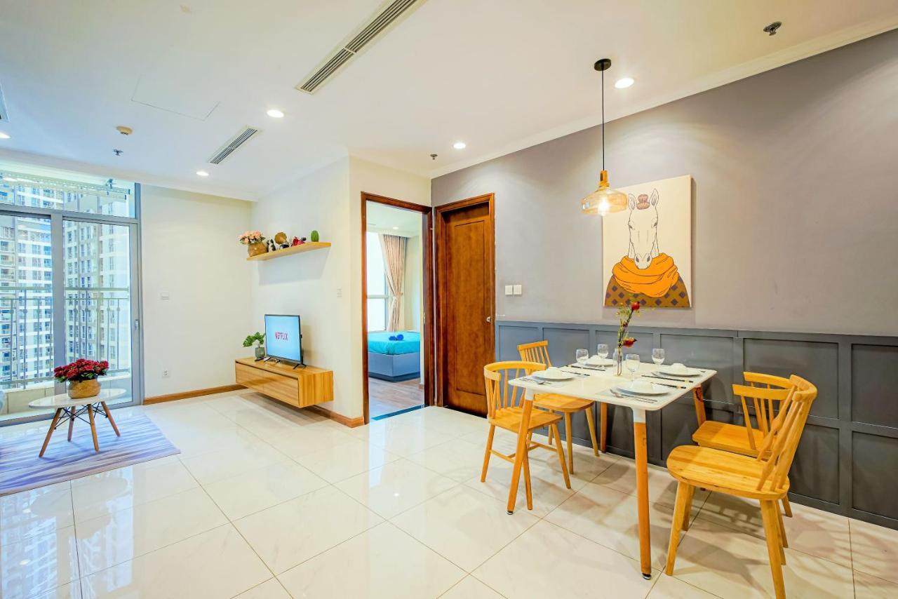 Moxy Hcmc Aparts - Vinhomes Central Park, Ice Rink Ho Chi Minh-Byen Eksteriør billede